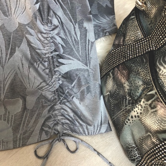 Susan Graver Silver Metallic Print Dressy Long Sleeve Top With Ruching Cinch Tie - Picture 5 of 6